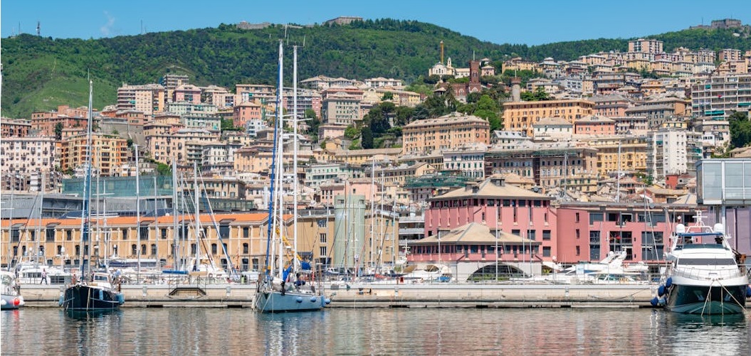 8 napos Genova nyaraláshoz olcsó retúr repülőjegy 23.325 Ft-ért