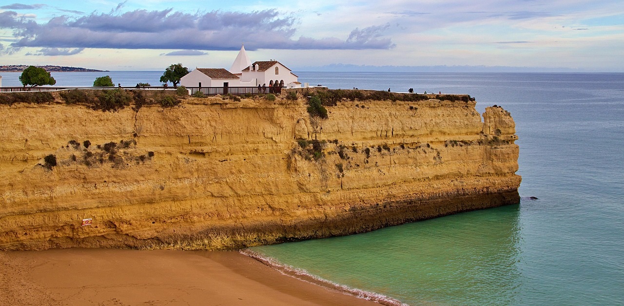 Albufeira, Dél-Portugália kirándulás 53.450 Ft-tól repülővel szállással